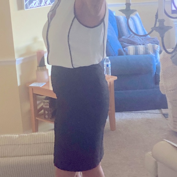 White House Black Market Skirt - Picture 8 of 9